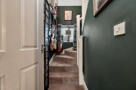 2 bedroom Semi-detached house for sale in Stroud Close, Bourne, PE10