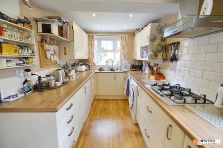 3 bedroom Detached house for sale in Waggoners Way, Morton, Bourne, PE10