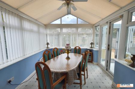 3 bedroom Detached house for sale in Waggoners Way, Morton, Bourne, PE10