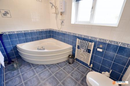 4 bedroom Detached house for sale in High Street, Pointon, Bourne, NG34