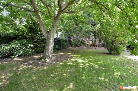 4 bedroom Detached house for sale in High Street, Pointon, Bourne, NG34