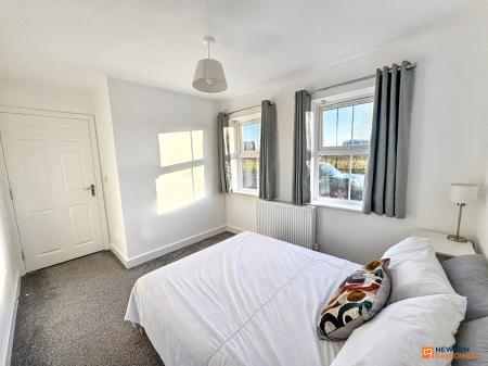 2 bedroom Flat for sale in Sandown Drive, Bourne, PE10