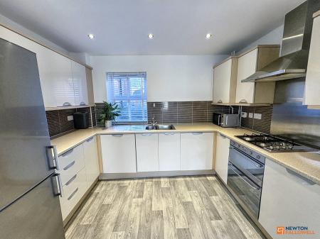 2 bedroom Flat for sale in Sandown Drive, Bourne, PE10