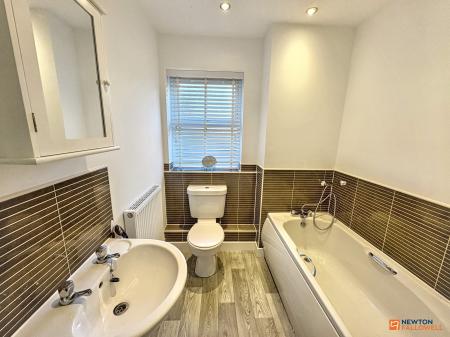 2 bedroom Flat for sale in Sandown Drive, Bourne, PE10
