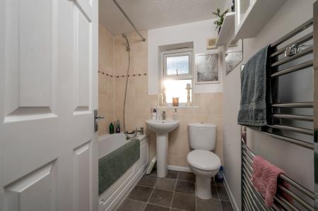 3 bedroom Semi-detached house for sale in Southfields, Bourne, PE10