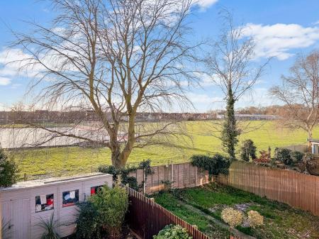 3 bedroom Semi-detached house for sale in Southfields, Bourne, PE10