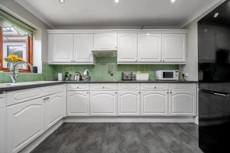 4 bedroom Detached bungalow for sale in Shepton Lane, Sleaford, NG34