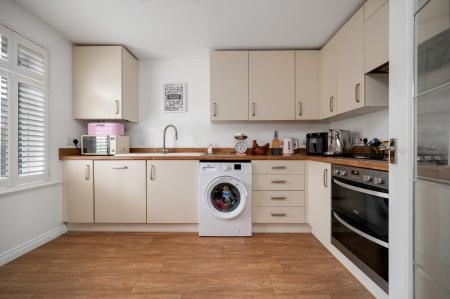 3 bedroom Semi-detached house for sale in Taunton Road, Bourne, PE10