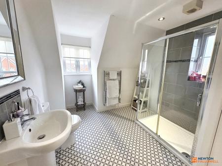 4 bedroom Detached house for sale in Newmarket Avenue, Bourne, PE10