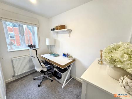 4 bedroom Detached house for sale in Newmarket Avenue, Bourne, PE10