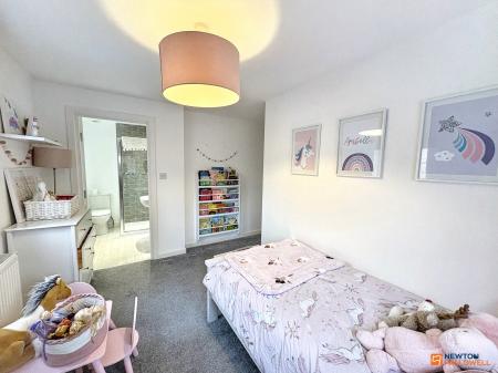 4 bedroom Detached house for sale in Newmarket Avenue, Bourne, PE10