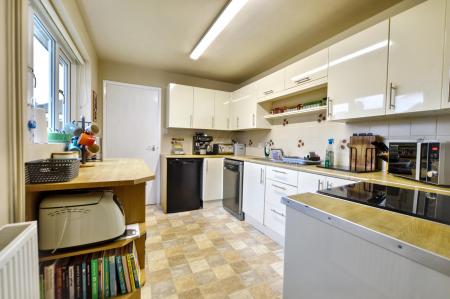 4 bedroom Detached house for sale in Victoria Place, Bourne, PE10