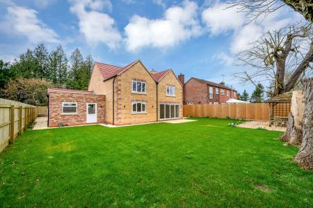 4 bedroom Detached house for sale in Main Road, Bourne, PE10