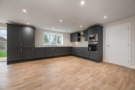 4 bedroom Detached house for sale in Main Road, Bourne, PE10