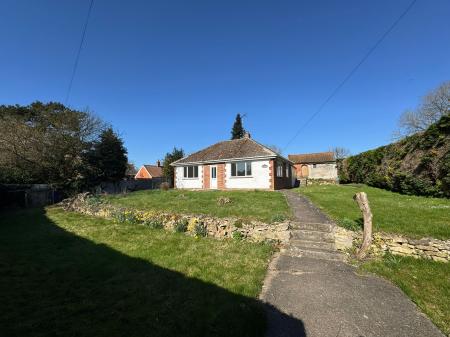 2 bedroom Bungalow to let in The Green, Kirkby Underwood, Bourne, PE10