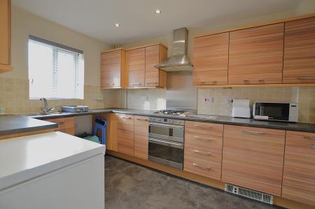 3 bedroom Semi-detached house for sale in Sandown Drive, Bourne, PE10