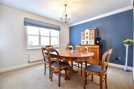 5 bedroom Detached house for sale in Templeman Drive, Bourne, PE9