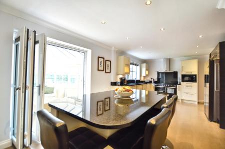 5 bedroom Detached house for sale in Templeman Drive, Bourne, PE9