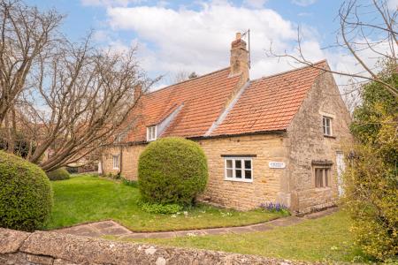 4 bedroom Semi-detached house for sale in High Street, Castle Bytham, Grantham, NG33