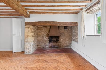 4 bedroom Semi-detached house for sale in High Street, Castle Bytham, Grantham, NG33