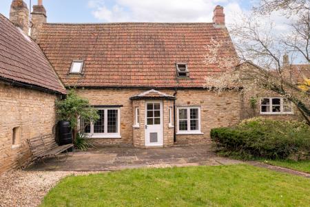 4 bedroom Semi-detached house for sale in High Street, Castle Bytham, Grantham, NG33