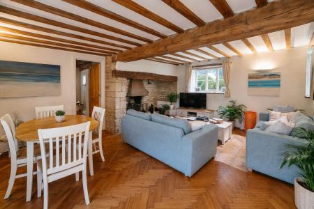 4 bedroom Semi-detached house for sale in High Street, Castle Bytham, Grantham, NG33