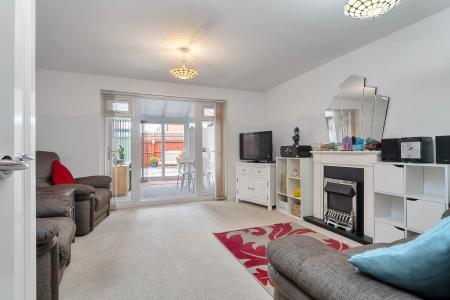 2 bedroom End of terrace house to let in Warwick Close, Bourne, PE10