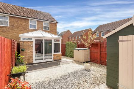 2 bedroom End of terrace house to let in Warwick Close, Bourne, PE10