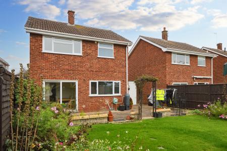 3 bedroom Detached house for sale in Broadway Close, Bourne, PE10