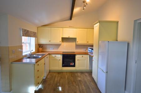 1 bedroom Semi-detached house to let in Laughton Manor, Bourne, NG34
