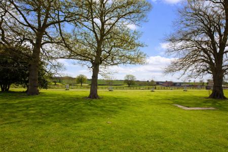 1 bedroom Semi-detached house to let in Laughton Manor, Bourne, NG34