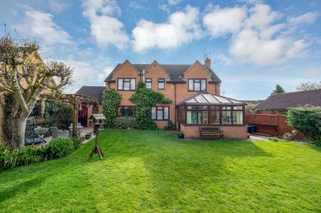 4 bedroom Detached house for sale in The Paddock, Morton, Bourne, PE10