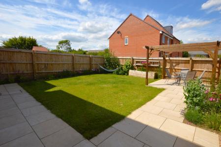 4 bedroom Detached house to let in Fakenham Green, Bourne, PE10