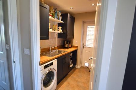 4 bedroom Detached house to let in Fakenham Green, Bourne, PE10