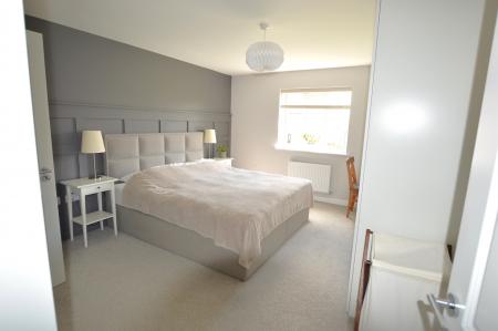 4 bedroom Detached house to let in Fakenham Green, Bourne, PE10