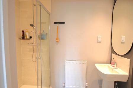 4 bedroom Detached house to let in Fakenham Green, Bourne, PE10