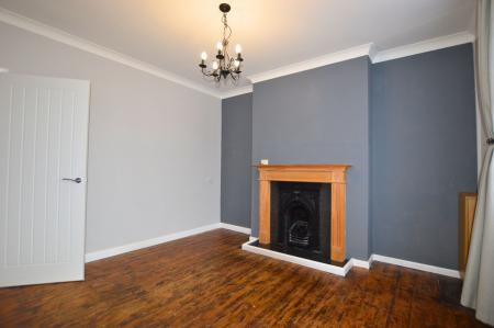 2 bedroom Terraced House to let in West Street, Bourne, PE10