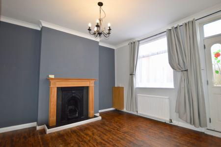 2 bedroom Terraced House to let in West Street, Bourne, PE10