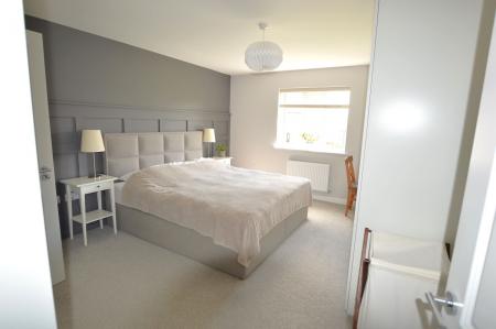 4 bedroom Detached house to let in Fakenham Green, Bourne, PE10