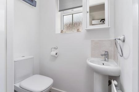 2 bedroom Terraced House to let in Warwick Close, Bourne, PE10