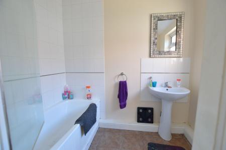 3 bedroom Terraced House to let in Middle Street, Rippingale, PE10