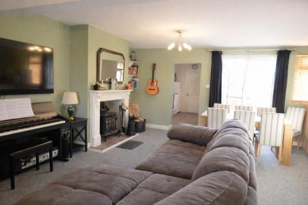 3 bedroom Terraced House to let in Middle Street, Rippingale, PE10