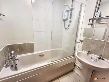 1 bedroom Studio flat for sale in Church Walk, Church View, PE10