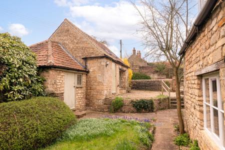 4 bedroom Semi-detached house for sale in High Street, Castle Bytham, NG33