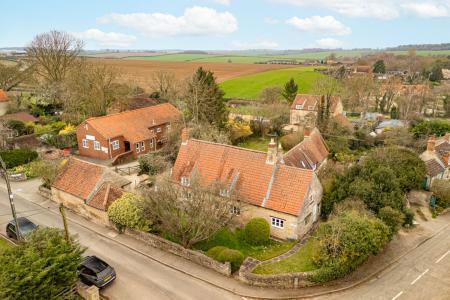 4 bedroom Semi-detached house for sale in High Street, Castle Bytham, NG33