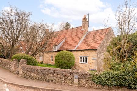 4 bedroom Semi-detached house for sale in High Street, Castle Bytham, NG33