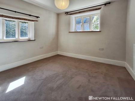 4 bedroom Semi-detached house for sale in High Street, Castle Bytham, NG33