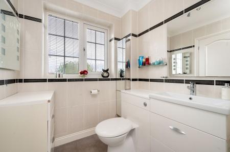 4 bedroom Detached house for sale in Station Road, Morton, PE10