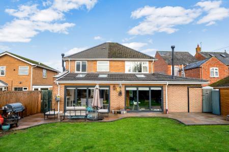 4 bedroom Detached house for sale in Austerby, Bourne, PE10