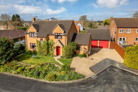 4 bedroom Detached house for sale in The Paddock, Morton, PE10